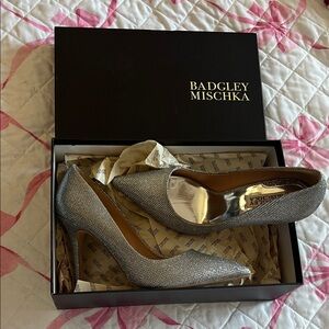 Badgley mischka luster sparkly pumps